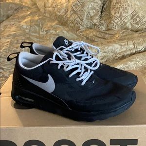 Nike Size 6.5 Youth (Women’s 8.5)